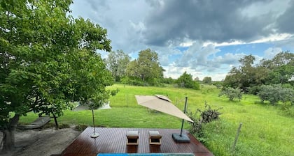 Khwai Moremi Vacation Cottages 1