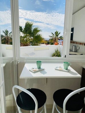 Dining - Tenerife.365   Atalaya Court II Sunset Ocean View (Costa adeje)