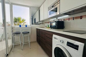 Fridge, microwave, oven, coffee/tea maker