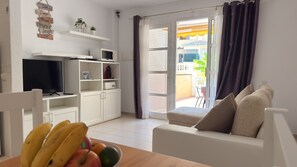 TV - Tenerife.365  Residential Camison with pool 10 (Playa las Americas)
