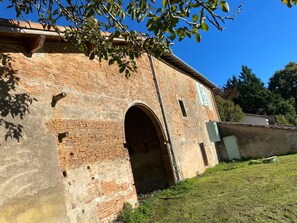House | Garden - The Oasis Gardens, Beautiful House (Barry-d'Islemade)
