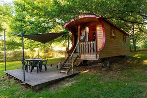 Family Studio, Garden View | Outdoor dining - La Vert-Dîne (Saint-Pardoux)