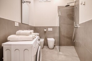 Shower, bidet - Hostmate - Milano - Rembrandt (Milano)