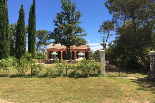 Villa with a private pool at the foot of Sainte-Baume – Le Putt-Tee Bastidon