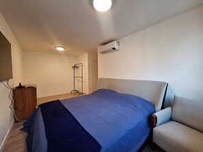 3 quartos, ferros/tábuas de passar roupa, Wi-Fi, roupa de cama