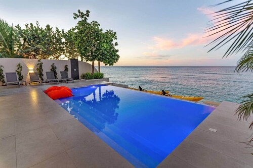 Beachfront Modern Villa with Pool | Azure