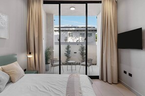 5 habitaciones, tabla de planchar con plancha, wifi y ropa de cama 