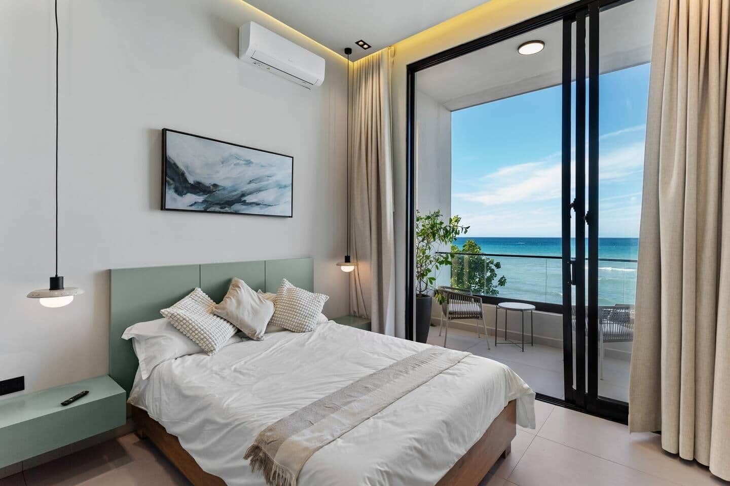 5 habitaciones, tabla de planchar con plancha, wifi y ropa de cama 