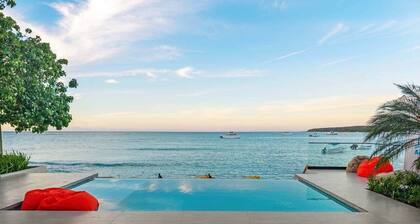 Beachfront Modern Villa with Pool | Azure