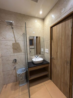 Comfort Twin Room, Multiple Beds, Non Smoking, Private Bathroom | Bathroom | Shower, slippers, towels, soap - Hotel Silver Bricks (Amritsar)