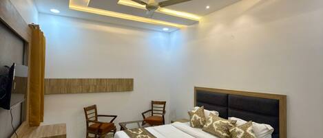 Deluxe Double Room | Select Comfort beds, in-room safe, desk, free WiFi