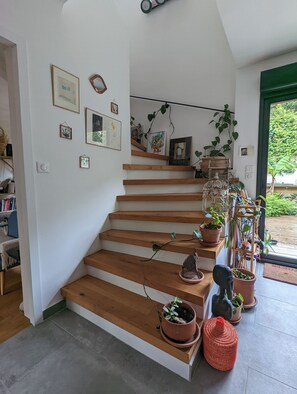 Interior - House with pretty garden not overlooked (Sète)