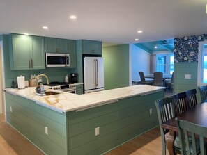 Coffee/tea maker, fridge, microwave, oven - Skaneateles country home just a short walk to downtown  (Skaneateles)