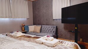 1 habitación, tabla de planchar con plancha, wifi y ropa de cama 