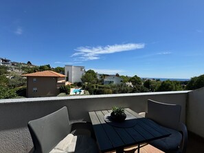 Outdoor dining - Cozy Apartment Silke with Sea view (Krk)