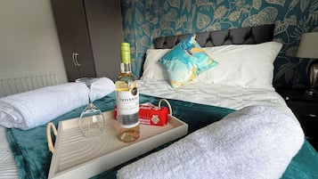3 quartos, ferros/tábuas de passar roupa, Wi-Fi, roupa de cama