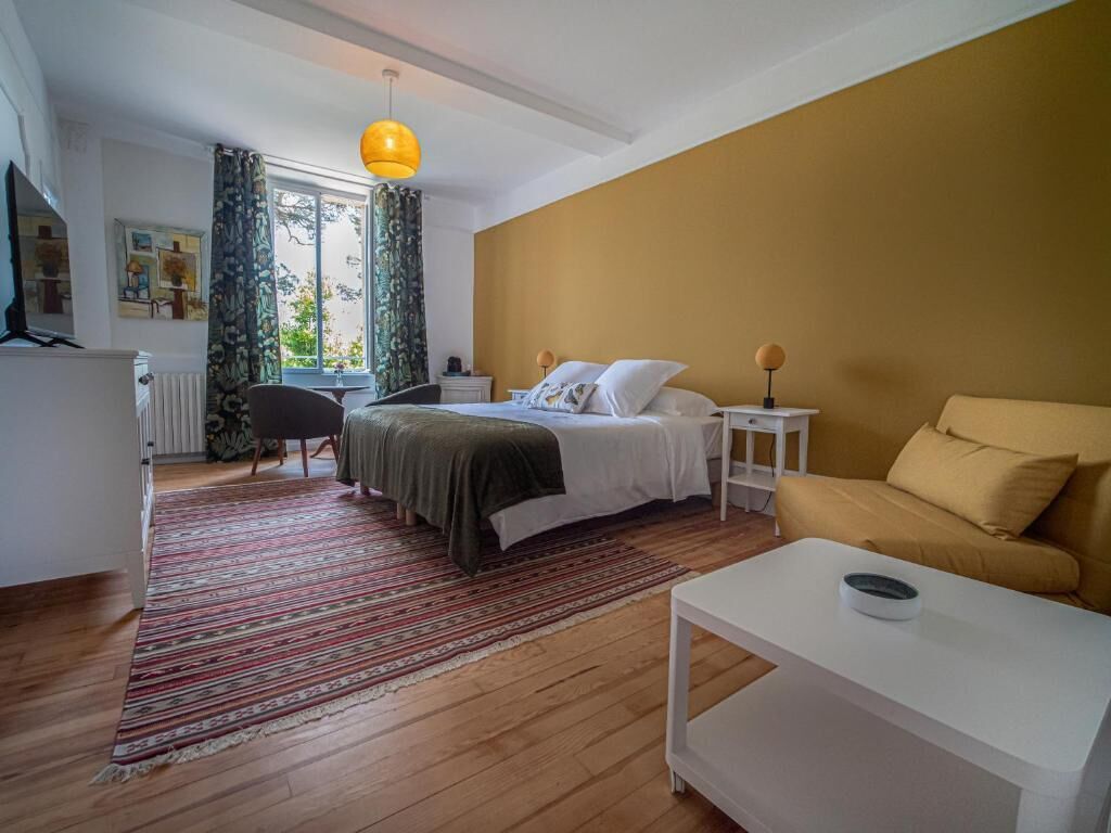 Deluxe Double or Twin Room, Garden View | In-room safe, soundproofing, iron/ironing board, free WiFi