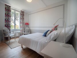 Caja de seguridad en la habitación y sistema de insonorización 