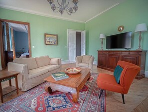 Luxury Suite, Garden View | Living area - Clos des Oliviers (Mirepoix)