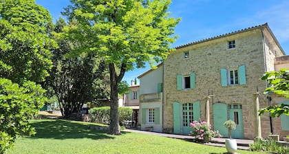 Family estate between vineyards and forest