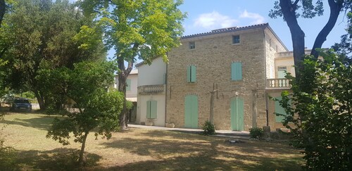 Family estate between vineyards and forest