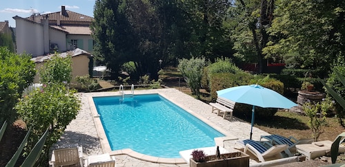 Family estate between vineyards and forest