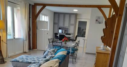 COUNTRY HOUSE in FONROQUE 2km from BASTIDE D'EYMET