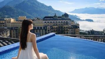 Kolam renang outdoor