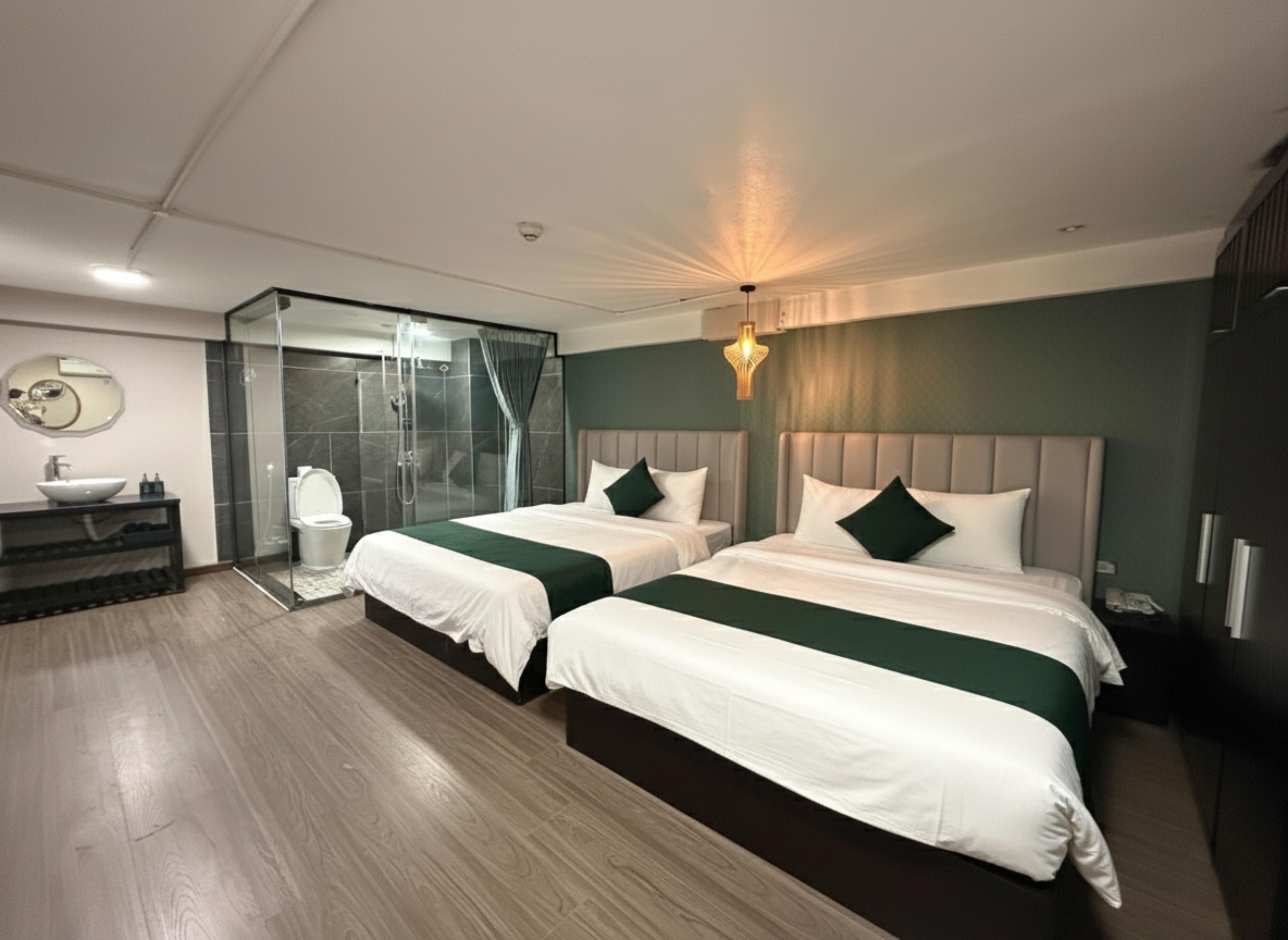 ห้องพักสำหรับสี่ท่าน | เตียง Select Comfort, มินิบาร์, Wi-Fi ฟรี, ผ้าปูที่นอน
