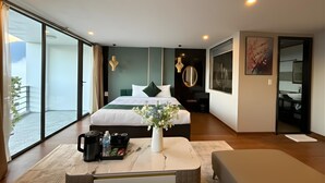 Suite, fjellutsikt | Senger med Select Comfort-madrass, minibar og wi-fi (inkludert)