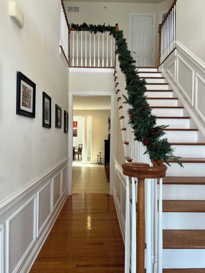 Interior - Spacious 4B centrally located bet. Villanova & Newtown Sq -5 miles to Aronimink! (Broomall)