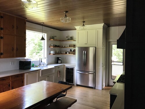 Special family home, located in the heart of Cedar Mountain, NC near Dupont SF