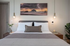3 slaapkamers, een strijkplank/strijkijzer, gratis wifi, beddengoed