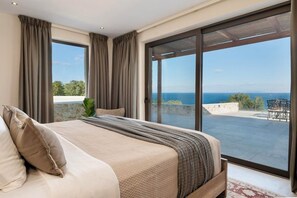 3 slaapkamers, een strijkplank/strijkijzer, gratis wifi, beddengoed