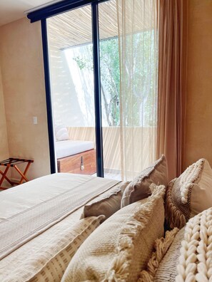 3 bedrooms, desk, iron/ironing board, free WiFi - Quiet bohemian villa and pool in peaceful Tulum 3-bed, 3.5 bath (Tulum)