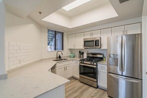 Apartment | Private kitchen - San Portella 1059 (Tempe)