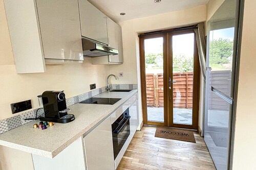 Stylish Stratford-upon-Avon Stay|Gated-Parking|Sleeps 6|Pets Welcome