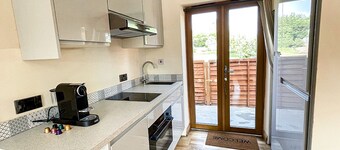 Stylish Stratford-upon-Avon Stay|Gated-Parking|Sleeps 6|Pets Welcome