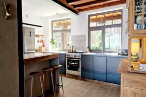 Fridge, microwave, oven, stovetop - Holiday villa with sauna, on the shore of the lake (Radogoszcz)