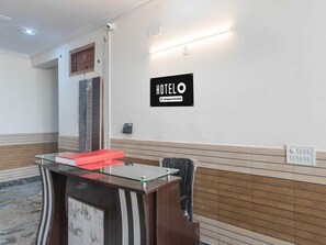 House | Reception - Hotel O The Grand Venice Mall (Noida)
