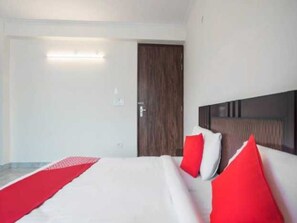 House - Hotel O The Grand Venice Mall (Noida)