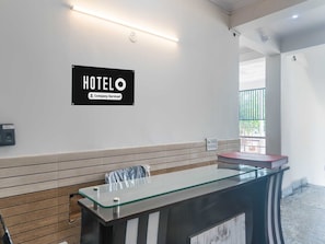 House | Reception - Hotel O The Grand Venice Mall (Noida)