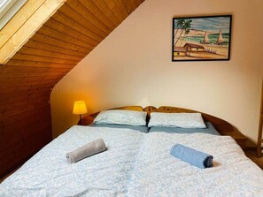 2 bedrooms, bed sheets - Odw homes - functional workers apartment (Weinheim)