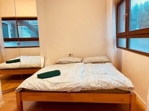 3 bedrooms, WiFi, bed sheets - Odw Homes - Functional Apartment with Terrace (Weinheim)