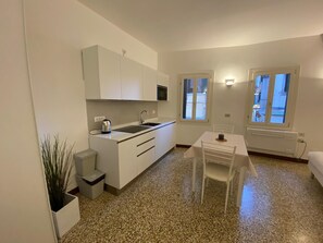 Interior - Figherino (near Rialto Bridge ) (Venezia)