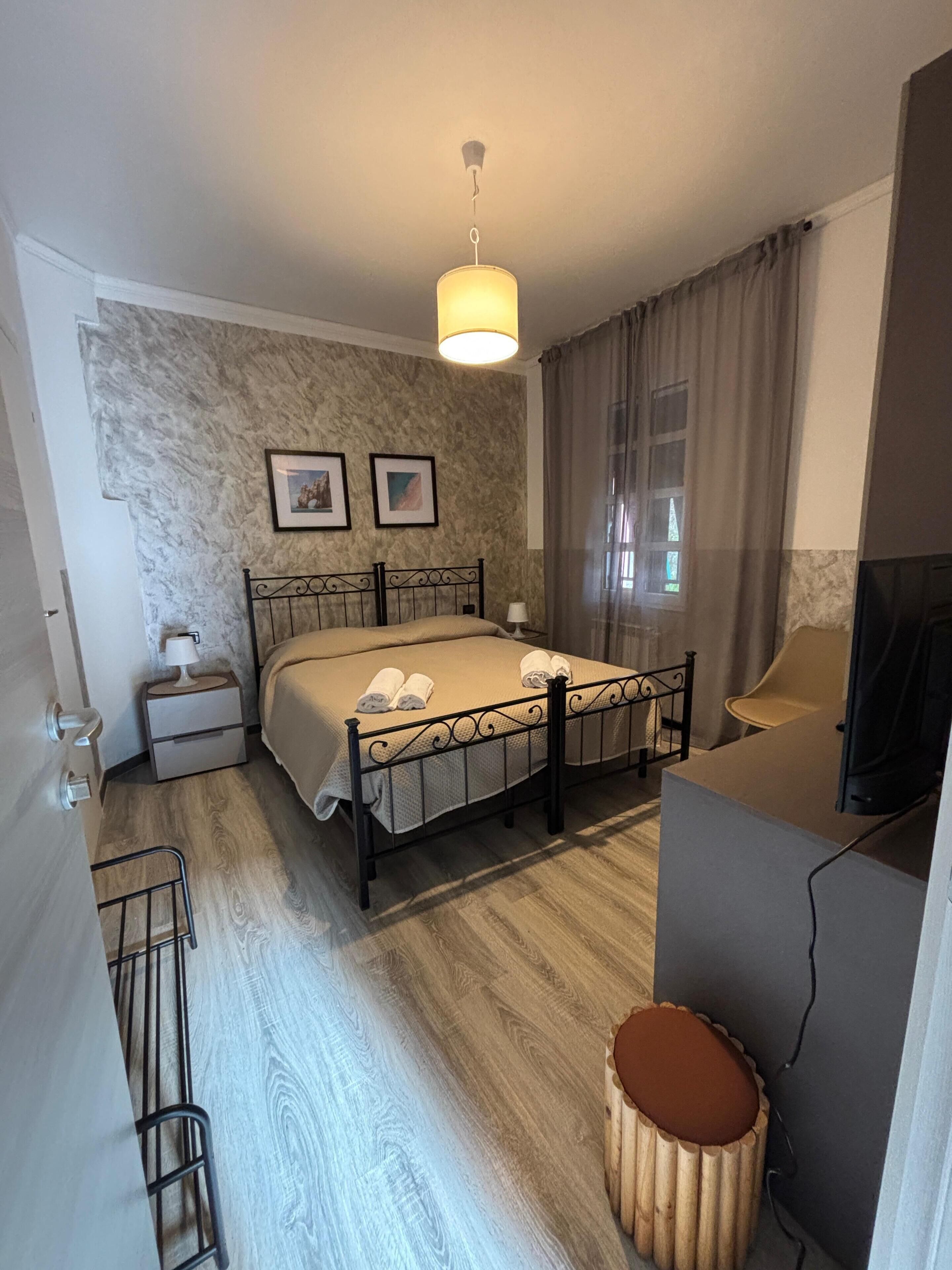 Bureau, rideaux occultants, chambres insonorisées, Wi-Fi gratuit