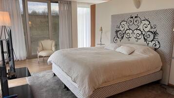 Villa | 3 bedrooms, individually furnished