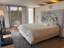 3 habitaciones y muebles diferentes 