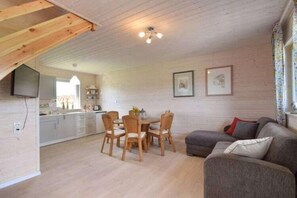 Smart TV - Two-story holiday cottages in Gąski (Gaski)