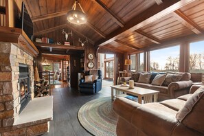 House | 3 bedrooms - Lakeside Retreat 2 Docks Bay Access (Oconto)